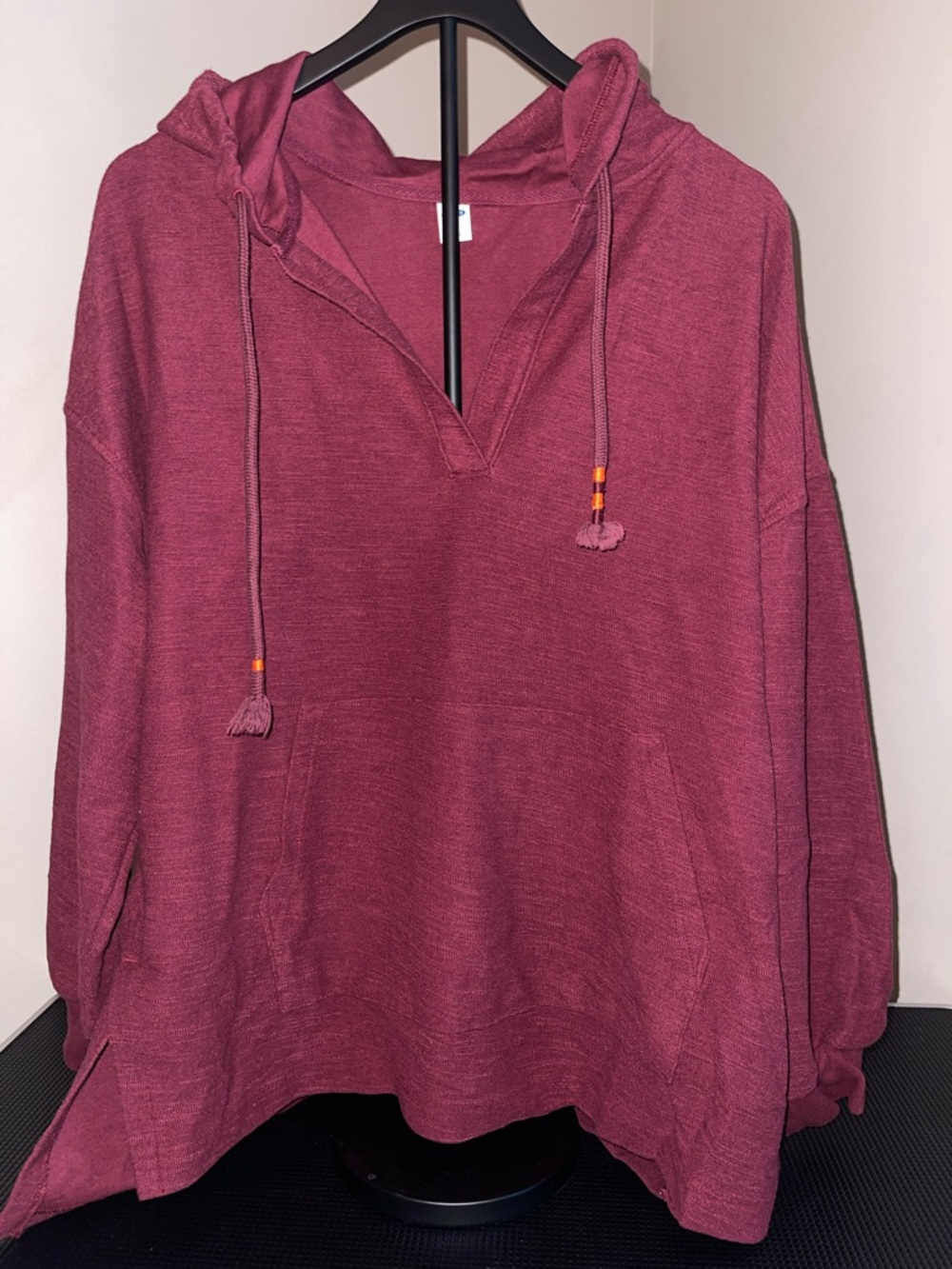 Women’s Old Navy Cozy Hooded Pullover Sweater in Berry/Burgundy size L